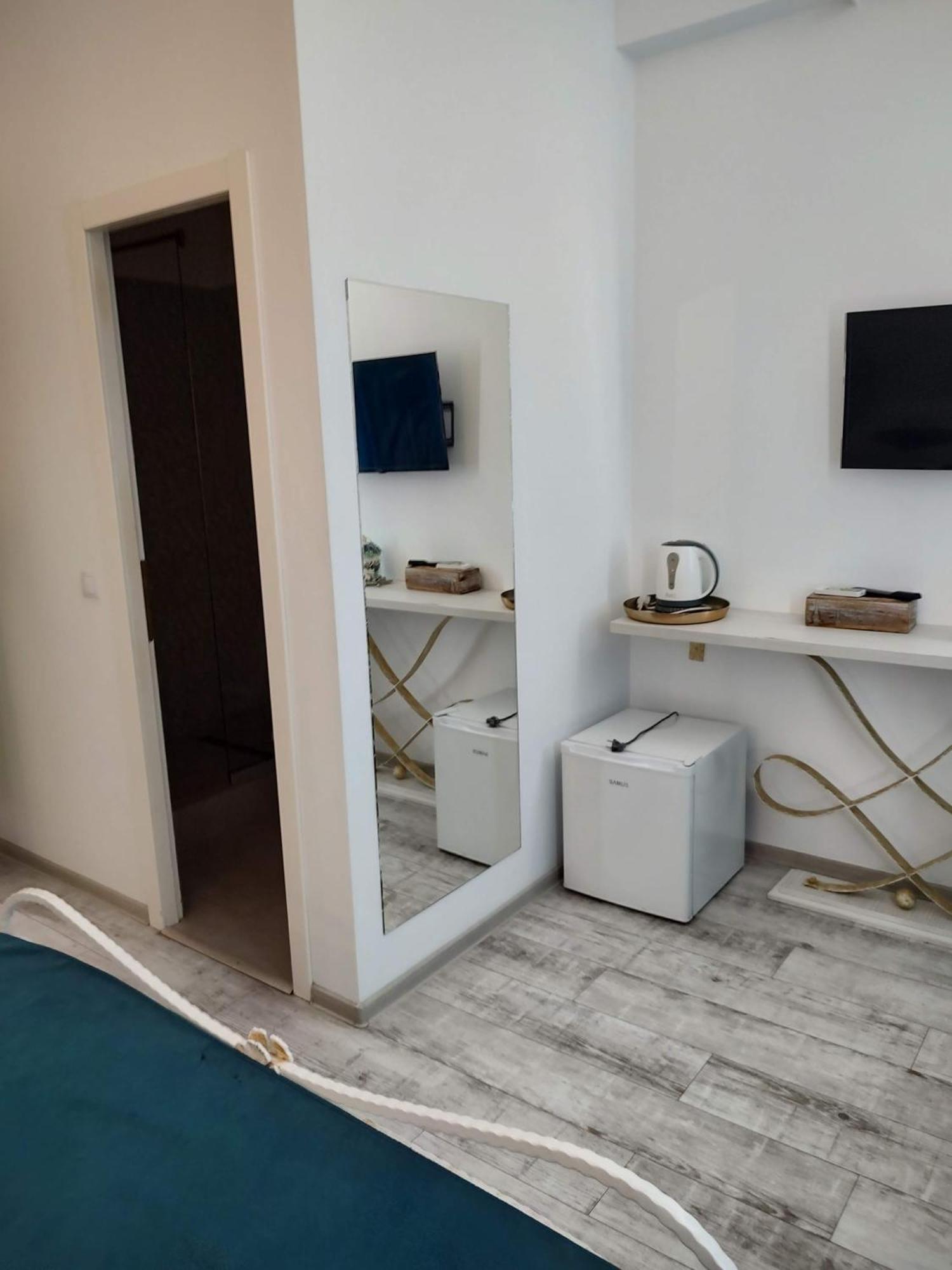 Bed and Breakfast Puzzle Magic Piteşti Esterno foto