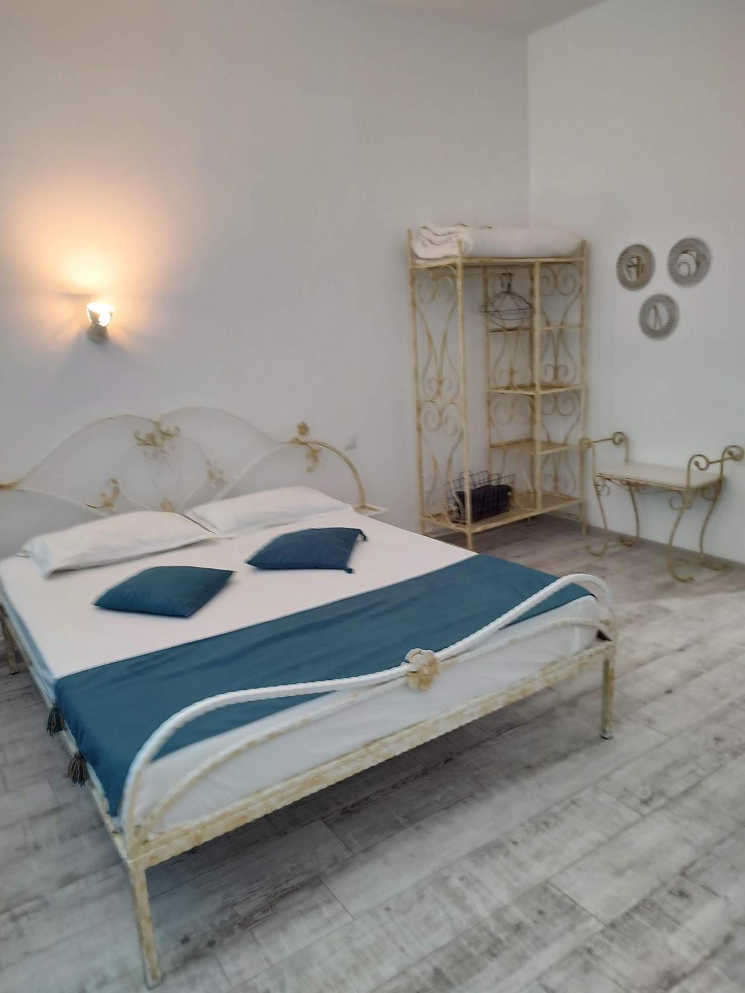 Bed and Breakfast Puzzle Magic Piteşti Esterno foto