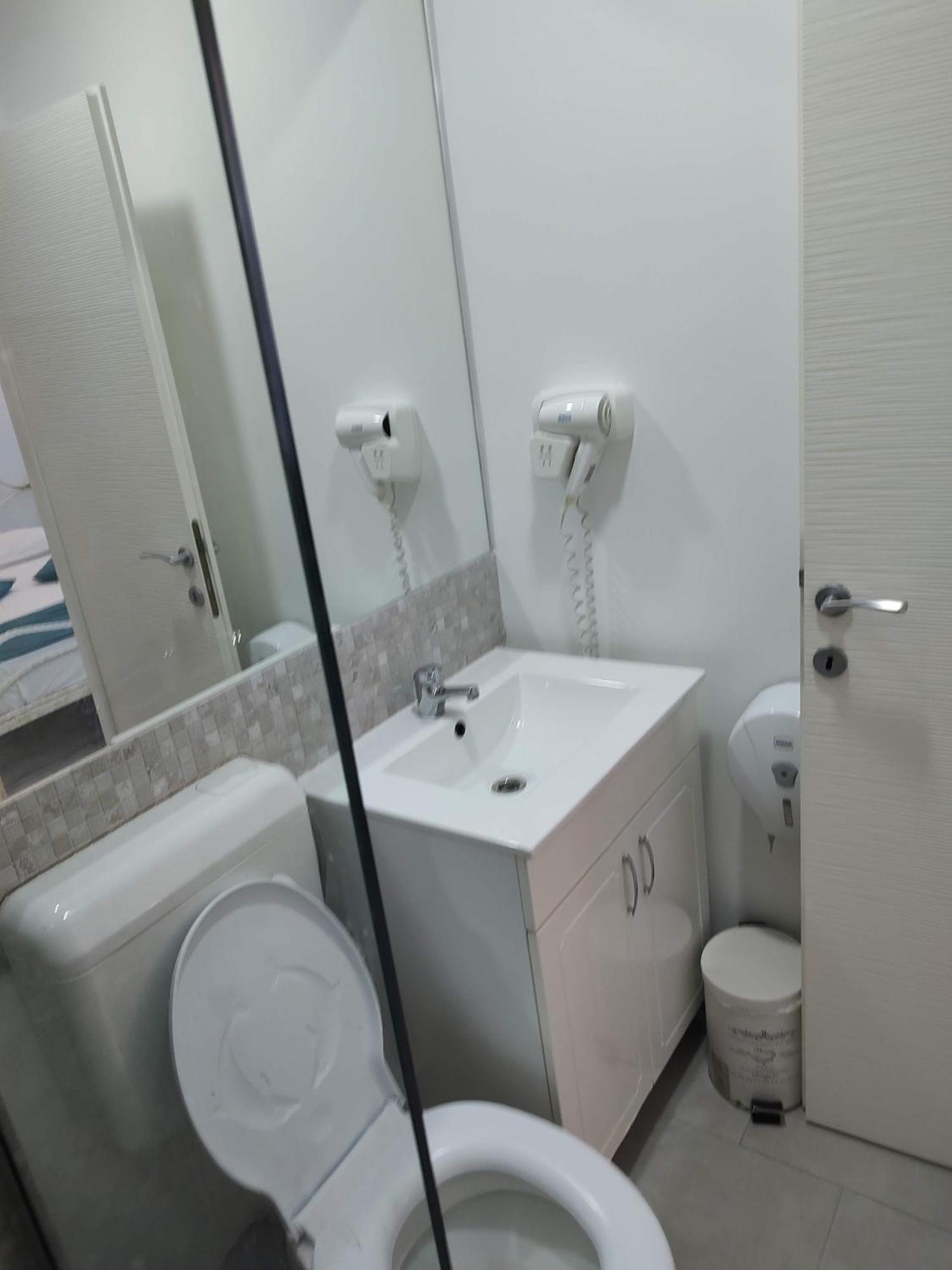 Bed and Breakfast Puzzle Magic Piteşti Esterno foto