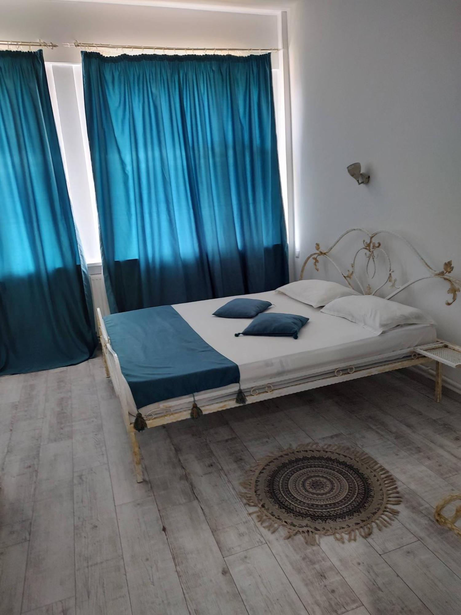 Bed and Breakfast Puzzle Magic Piteşti Esterno foto