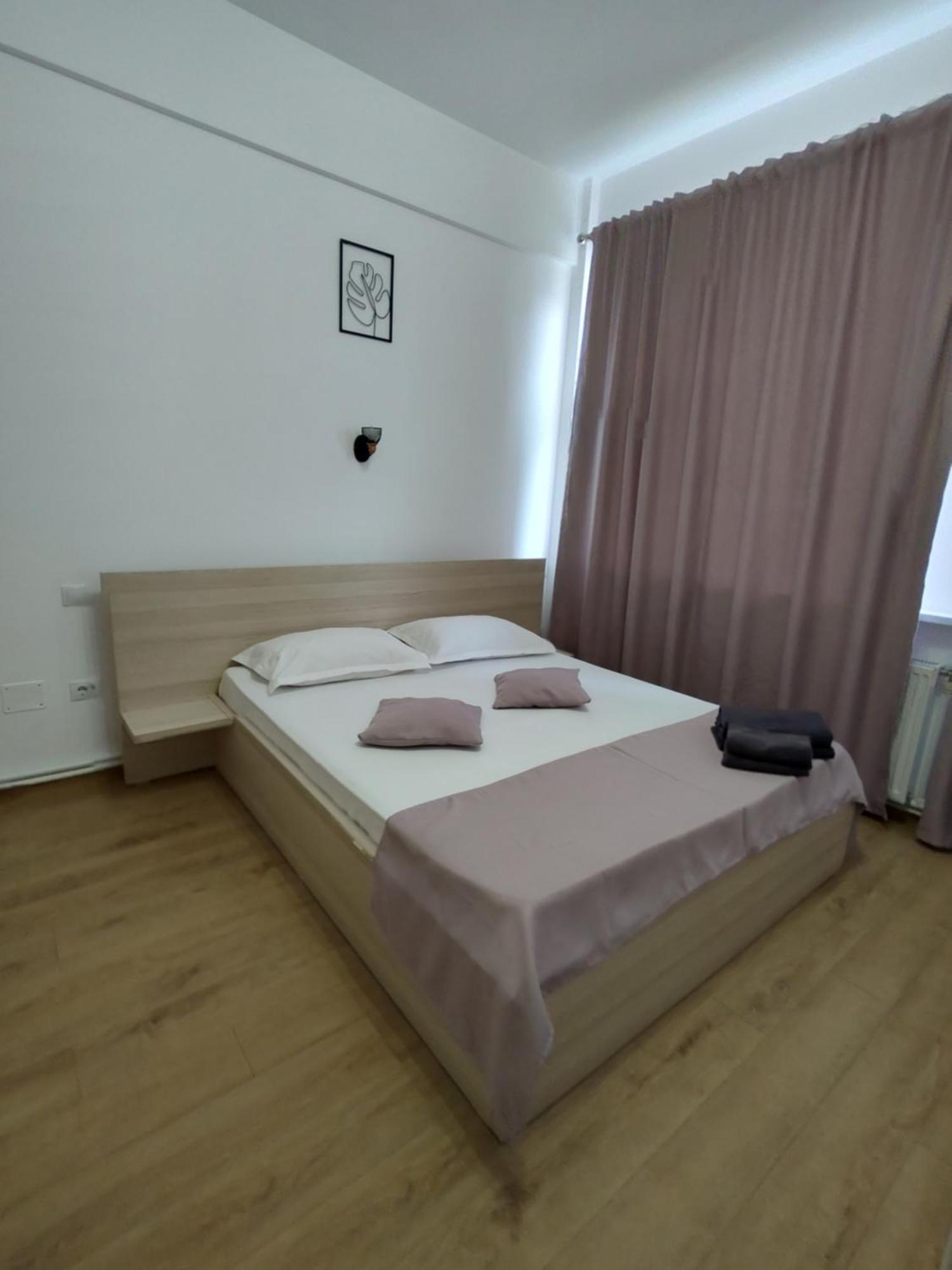 Bed and Breakfast Puzzle Magic Piteşti Esterno foto