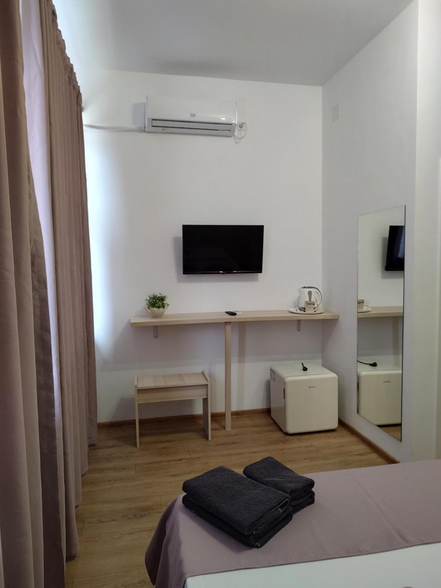 Bed and Breakfast Puzzle Magic Piteşti Esterno foto