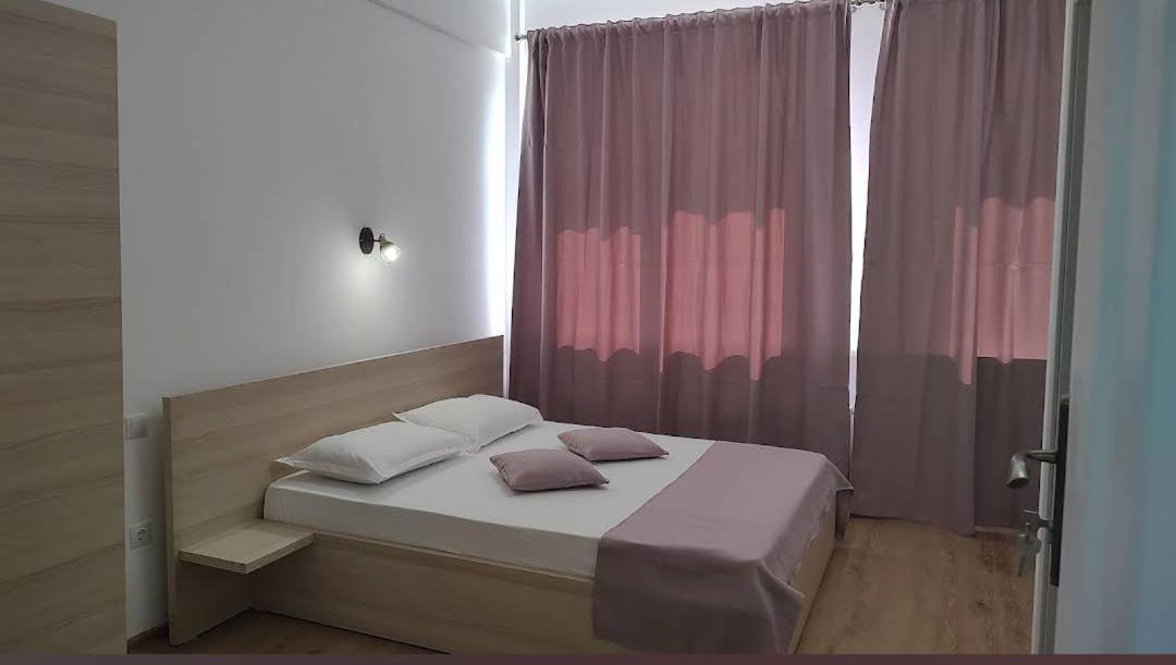 Bed and Breakfast Puzzle Magic Piteşti Esterno foto